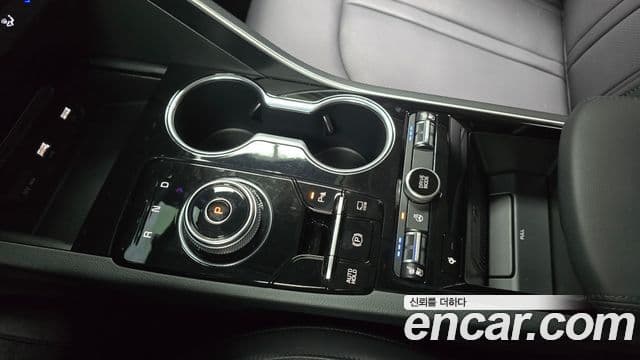 Kia K5 2022 — ფოტო 7/30