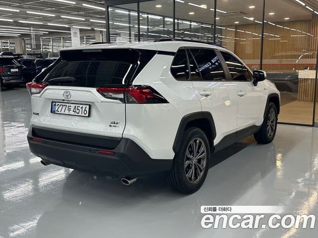 Toyota RAV4 2025 — Şəkil 16/20