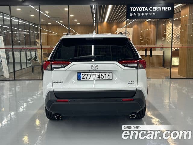 Toyota RAV4 2025 — Şəkil 18/20