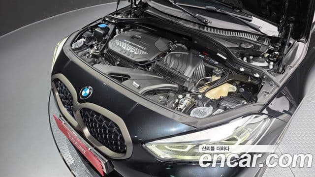 BMW 1 Series 2023 — ფოტო 28/32