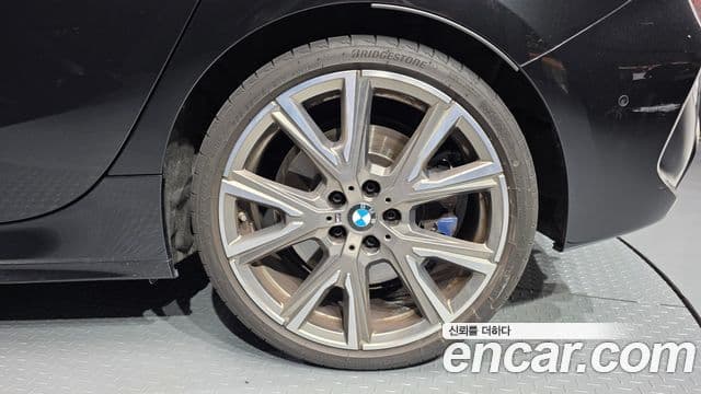 BMW 1 Series 2023 — ფოტო 27/32