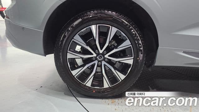 Volvo XC60 2024 — Photo 3/37