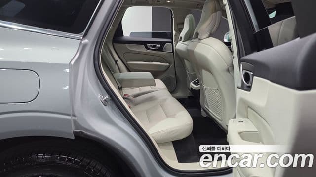 Volvo XC60 2024 — Photo 4/37