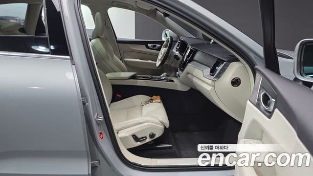 Volvo XC60 2024 — Photo 19/37