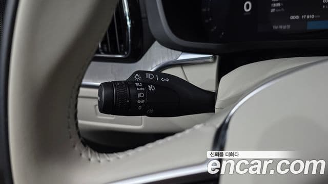 Volvo XC60 2024 — Photo 9/37