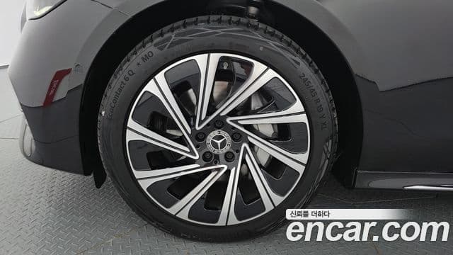 Mercedes-Benz E-Class 2025 — ფოტო 16/34