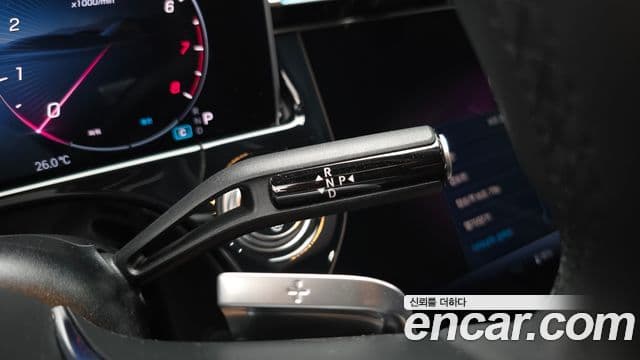 Mercedes-Benz E-Class 2025 — ფოტო 29/34