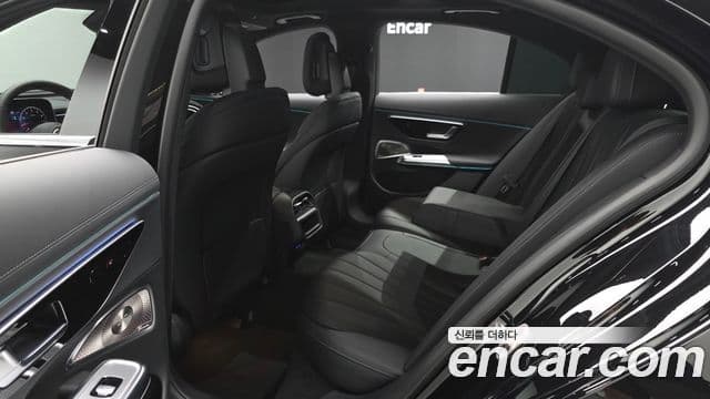 Mercedes-Benz E-Class 2025 — ფოტო 22/34