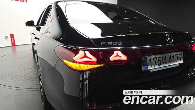 Mercedes-Benz E-Class 2025 — ფოტო 11/34