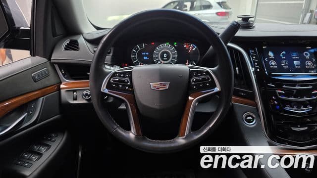Cadillac Escalade 2019 — Фото 13/20