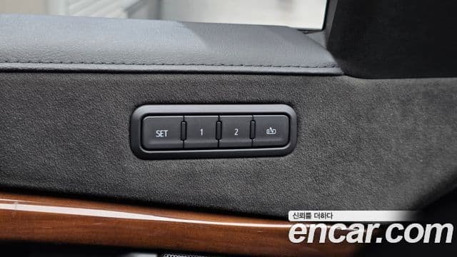 Cadillac Escalade 2019 — Фото 17/20