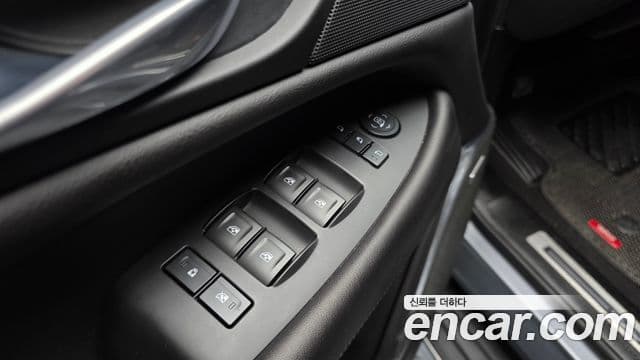 Cadillac Escalade 2019 — Фото 19/20