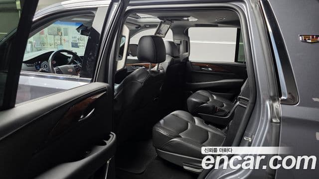 Cadillac Escalade 2019 — Фото 20/20