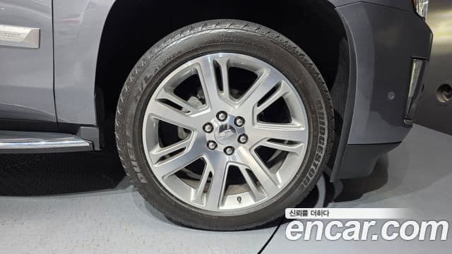Cadillac Escalade 2019 — Şəkil 12/40