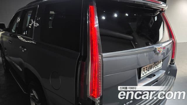 Cadillac Escalade 2019 — Şəkil 19/40