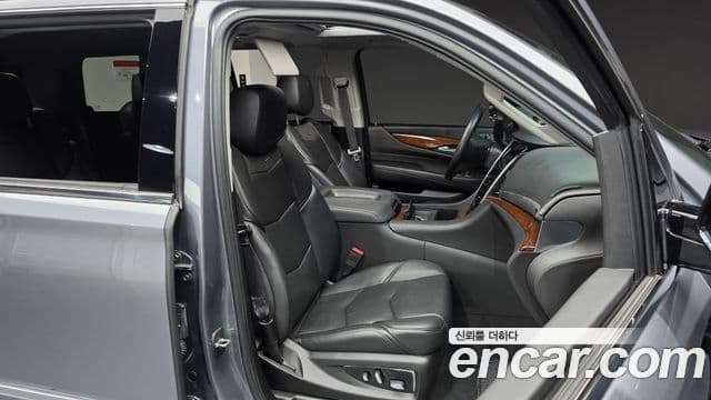 Cadillac Escalade 2019 — Şəkil 22/40