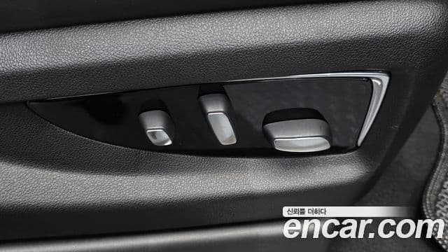 Cadillac Escalade 2019 — Şəkil 29/40