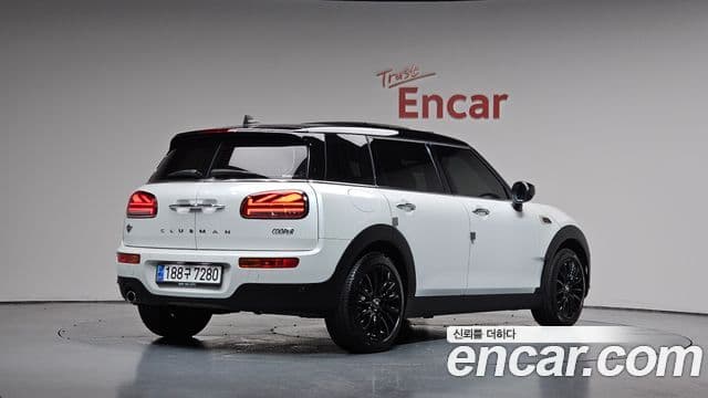 Mini Cooper Clubman 2023 — Photo 8/31