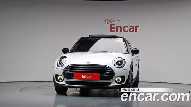 Mini Cooper Clubman 2023 — Photo 30/31