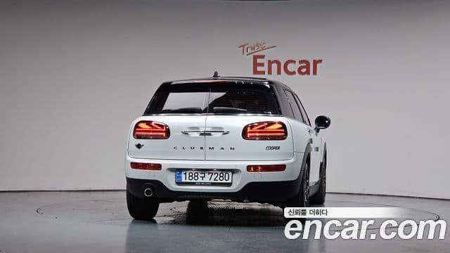 Mini Cooper Clubman 2023 — Photo 17/31