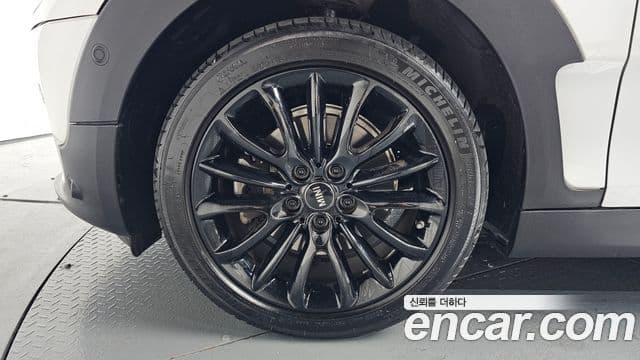 Mini Cooper Clubman 2023 — Photo 3/31