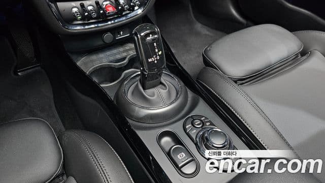 Mini Cooper Clubman 2023 — Photo 21/31