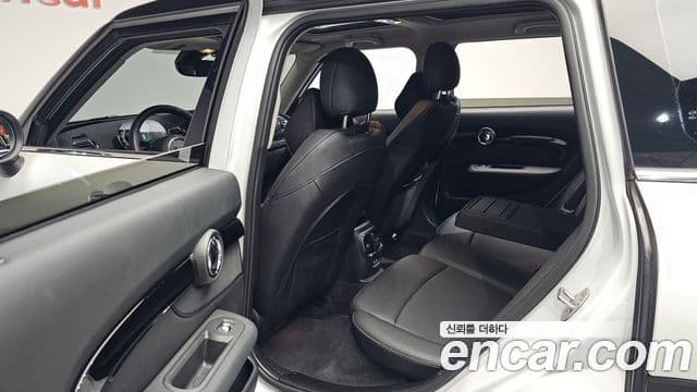 Mini Cooper Clubman 2023 — Photo 18/31