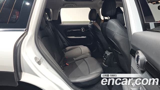 Mini Cooper Clubman 2023 — Photo 19/31