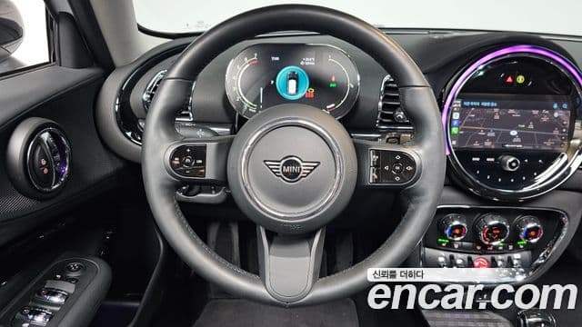 Mini Cooper Clubman 2023 — Photo 11/31