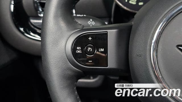 Mini Cooper Clubman 2023 — Photo 31/31