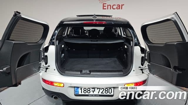 Mini Cooper Clubman 2023 — Photo 7/31