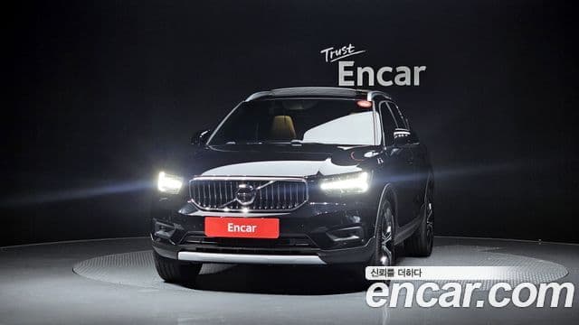Volvo XC40 2022 — Фото 3/20