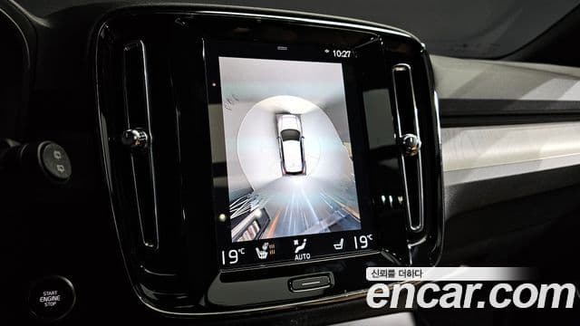 Volvo XC40 2022 — Фото 15/20