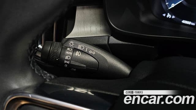 Volvo XC40 2022 — ფოტო 4/40