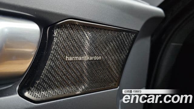 Volvo XC40 2022 — ფოტო 29/40