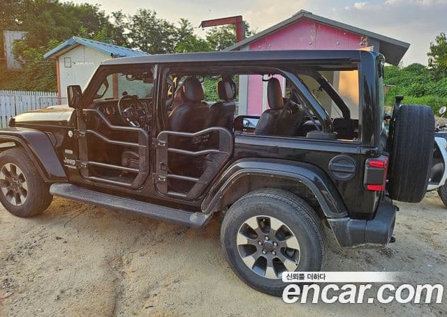 Jeep Wrangler 2021 — Photo 8/10