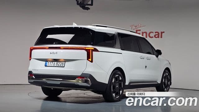 Kia Carnival 2024 — Фото 2/20