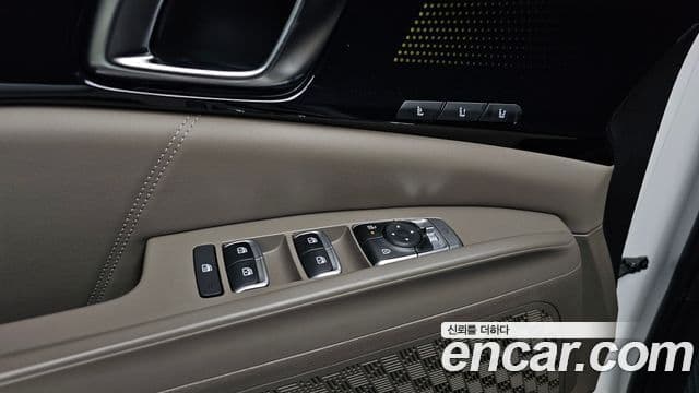 Kia Carnival 2024 — Фото 17/20
