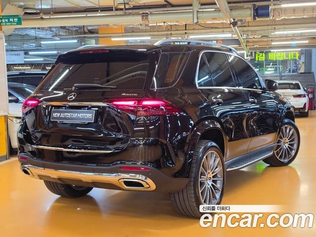 Mercedes-Benz GLE-Class 2025 — Photo 16/20