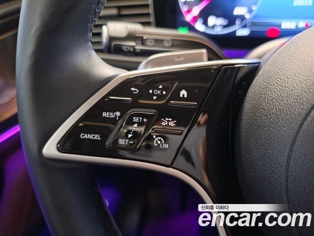 Mercedes-Benz GLE-Class 2025 — Photo 12/20