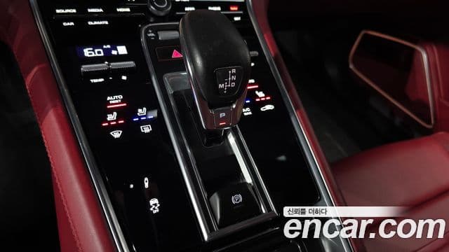 Porsche Panamera 2021 — Photo 27/32