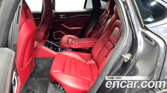 Porsche Panamera 2021 — Photo 24/32