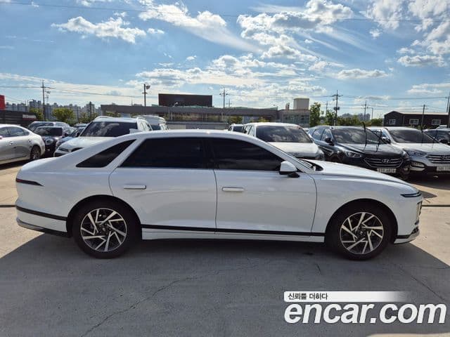 Hyundai Grandeur Hybrid 2026 — Photo 18/19