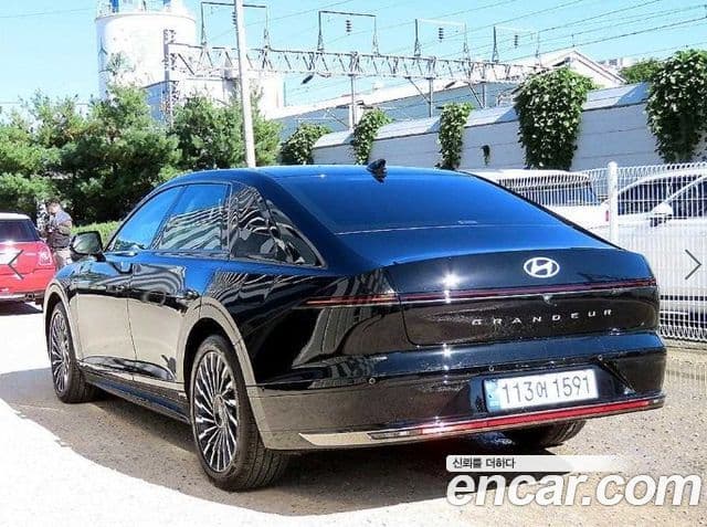 Hyundai Grandeur Hybrid 2025 — Photo 17/20