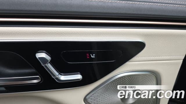 Mercedes-Benz EQS SUV 2023 — ფოტო 13/35