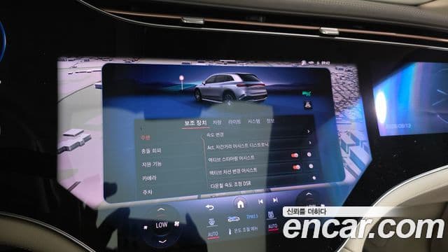 Mercedes-Benz EQS SUV 2023 — ფოტო 29/35