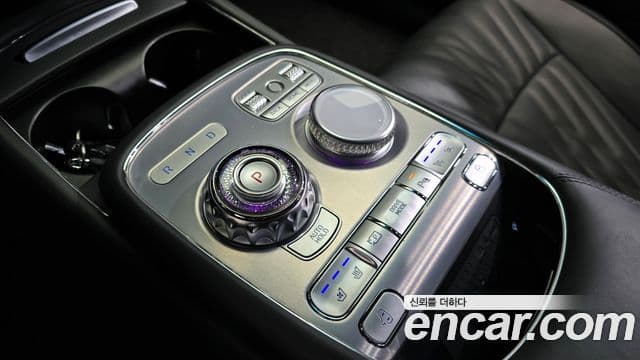 Genesis G90 2023 — ფოტო 32/42