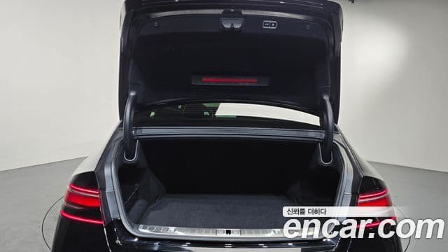 Genesis G90 2023 — ფოტო 12/42