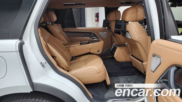 Land Rover Range Rover 2024 — Фото 11/20