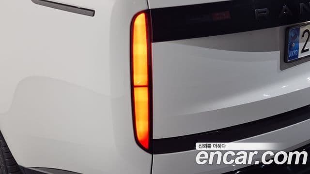 Land Rover Range Rover 2024 — ფოტო 22/39